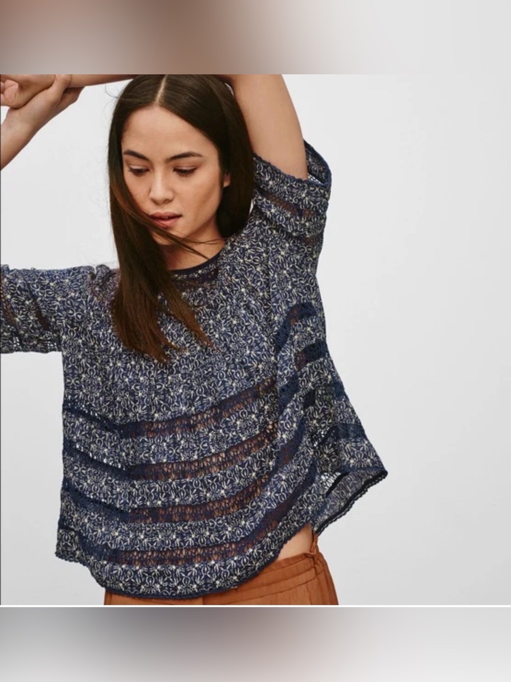 Wilfred Aritzia Beaudry Sheer Lace Top Navy Blue Floral Boho Crop Blouse Flowy L